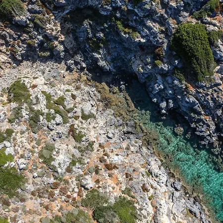 Aliki Villa